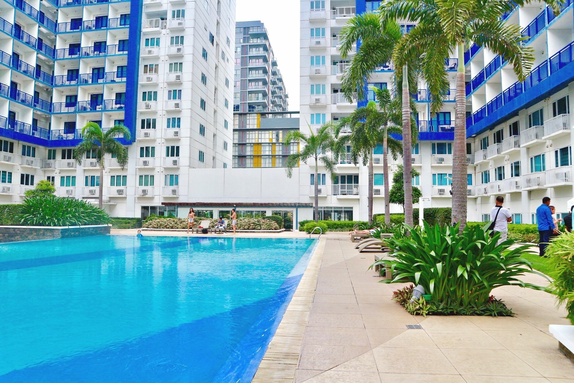 Condodeal At Sea Residences Manila Exteriör bild